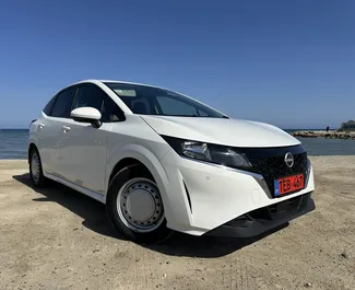 Nissan Note 2022 beschikbaar voor verhuur in Larnaca, met een kilometerlimiet van onbeperkt.