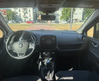 Verhuur Renault Clio 4. Economy Auto te huur in Montenegro ✓ Borg van Zonder Borg ✓ Verzekeringsmogelijkheden TPL, FDW, Passagiers, Diefstal, Buitenland, Geen storting.