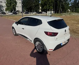Renault Clio 4 2019 beschikbaar voor verhuur in Budva, met een kilometerlimiet van onbeperkt.