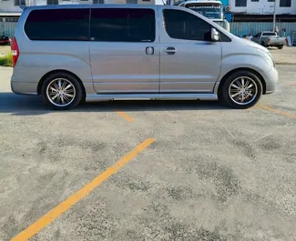 Verhuur Hyundai H1. Comfort, Crossover, Minivan Auto te huur in Thailand ✓ Borg van Borg van 20000 THB ✓ Verzekeringsmogelijkheden TPL, CDW, SCDW, Jonge.