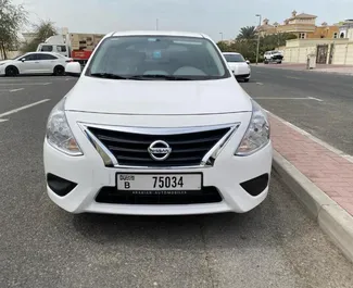 Verhuur Nissan Sunny. Economy, Comfort Auto te huur in de VAE ✓ Borg van Borg van 500 AED ✓ Verzekeringsmogelijkheden TPL, SCDW, Diefstal.