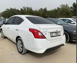 Verhuur Nissan Sunny. Economy, Comfort Auto te huur in de VAE ✓ Borg van Borg van 700 AED ✓ Verzekeringsmogelijkheden TPL, SCDW, Diefstal.