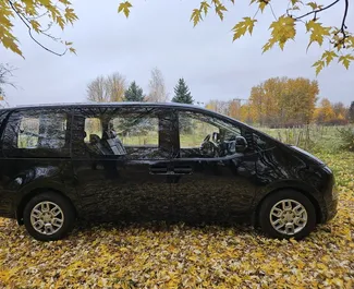 Diesel motor van 2,2L van Hyundai Staria 2024 te huur in Minsk.