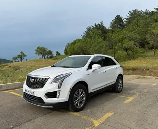 Autohuur Cadillac XT4 2023 in in Georgië, met Benzine brandstof en 235 pk ➤ Vanaf 144 GEL per dag.