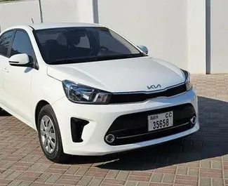 Vooraanzicht van een huurauto Kia Pegas in Dubai, Verenigde Arabische Emiraten ✓ Auto #14003. ✓ Transmissie Automatisch TM ✓ 0 beoordelingen.