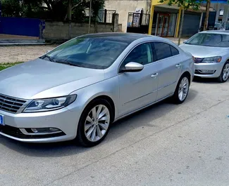 Vooraanzicht van een huurauto Volkswagen Passat-CC in Tirana, Albanië ✓ Auto #13646. ✓ Transmissie Automatisch TM ✓ 0 beoordelingen.