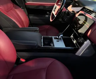 Land Rover Range Rover 2024 beschikbaar voor verhuur in Dubai, met een kilometerlimiet van onbeperkt.