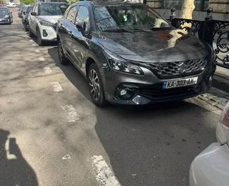 Benzine motor van 1,5L van Suzuki Baleno 2022 te huur in Tbilisi.
