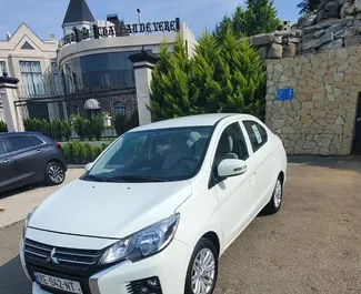 Verhuur Mitsubishi Attrage. Economy Auto te huur in Georgië ✓ Borg van Zonder Borg ✓ Verzekeringsmogelijkheden TPL, SCDW, FDW, Passagiers, Geen storting.