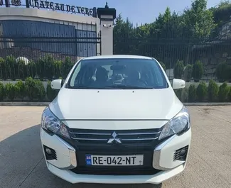 Vooraanzicht van een huurauto Mitsubishi Attrage in Tbilisi, Georgië ✓ Auto #13932. ✓ Transmissie Automatisch TM ✓ 0 beoordelingen.