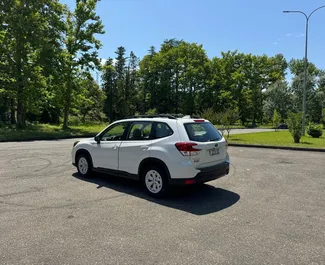 Subaru Forester 2020 beschikbaar voor verhuur in Koetaisi, met een kilometerlimiet van onbeperkt.