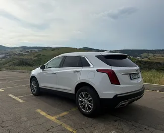 Benzine motor van 3,7L van Cadillac XT4 2023 te huur in Tbilisi.