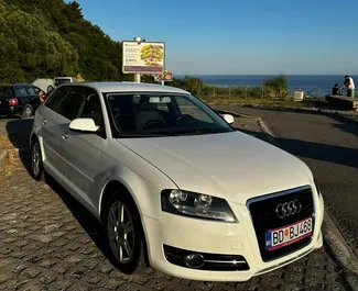 Vooraanzicht van een huurauto Audi A3 in Budva, Montenegro ✓ Auto #14097. ✓ Transmissie Handmatig TM ✓ 0 beoordelingen.