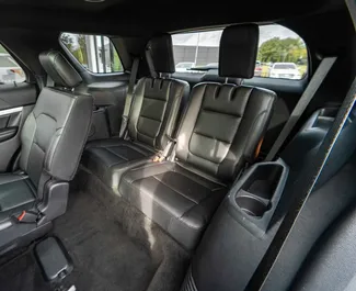 Ford Explorer 2020 beschikbaar voor verhuur in Tbilisi, met een kilometerlimiet van 250 km/dag.