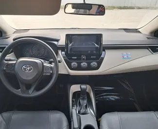 Vooraanzicht van een huurauto Toyota Camry in Dubai, Verenigde Arabische Emiraten ✓ Auto #13948. ✓ Transmissie Automatisch TM ✓ 0 beoordelingen.