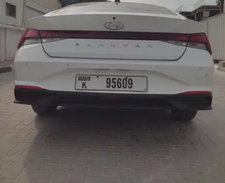 Vooraanzicht van een huurauto Hyundai Elantra in Dubai, Verenigde Arabische Emiraten ✓ Auto #13941. ✓ Transmissie Automatisch TM ✓ 0 beoordelingen.