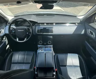 Land Rover Range Rover Velar 2021 beschikbaar voor verhuur in Alicante, met een kilometerlimiet van 250 km/dag.