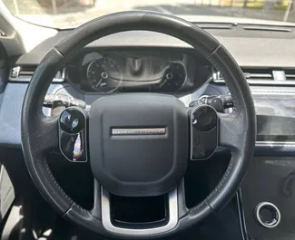 Land Rover Range Rover Velar 2021 met Vooraandrijving systeem, beschikbaar in Alicante.