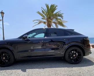 Benzine motor van 3,0L van Porsche Cayenne 2020 te huur in Alicante.