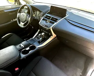 Lexus NX 2021 beschikbaar voor verhuur in Alicante, met een kilometerlimiet van 250 km/dag.