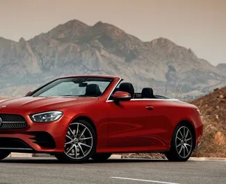 Vooraanzicht van een huurauto Mercedes-Benz E-Class Cabrio in Alicante, Spanje ✓ Auto #14018. ✓ Transmissie Automatisch TM ✓ 0 beoordelingen.