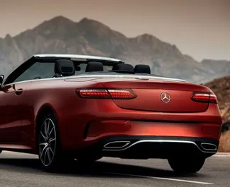 Autohuur Mercedes-Benz E-Class Cabrio 2023 in in Spanje, met Benzine brandstof en 350 pk ➤ Vanaf 200 EUR per dag.