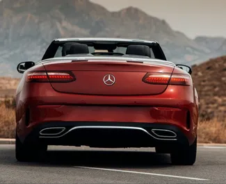 Interieur van Mercedes-Benz E-Class Cabrio te huur in Spanje. Een geweldige auto met 4 zitplaatsen en een Automatisch transmissie.