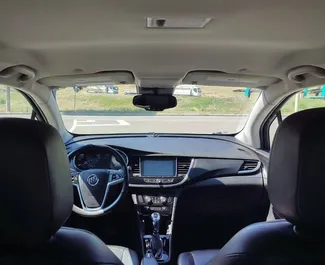 Buick Encore 2021 beschikbaar voor verhuur in Tbilisi, met een kilometerlimiet van 250 km/dag.