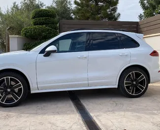 Verhuur Porsche Cayenne. Premium, Luxe, SUV Auto te huur in Spanje ✓ Borg van Borg van 2000 EUR ✓ Verzekeringsmogelijkheden TPL.