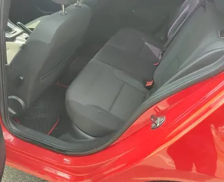 Benzine motor van 1,8L van Volkswagen Golf 8 2018 te huur in Tbilisi.