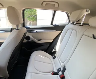 BMW X2 2021 beschikbaar voor verhuur in Alicante, met een kilometerlimiet van 200 km/dag.