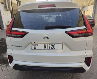 Mitsubishi Xpander 2024 beschikbaar voor verhuur in Dubai, met een kilometerlimiet van onbeperkt.