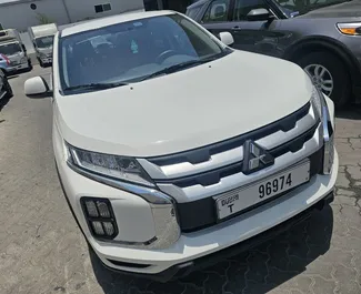 Vooraanzicht van een huurauto Mitsubishi ASX in Dubai, Verenigde Arabische Emiraten ✓ Auto #14013. ✓ Transmissie Automatisch TM ✓ 0 beoordelingen.