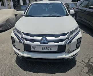Verhuur Mitsubishi ASX. Comfort, Crossover Auto te huur in de VAE ✓ Borg van Zonder Borg ✓ Verzekeringsmogelijkheden TPL, CDW, FDW, Geen storting.