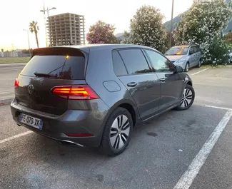 Autohuur Volkswagen Golf 7 2019 in in Montenegro, met Elektriciteit brandstof en 150 pk ➤ Vanaf 30 EUR per dag.