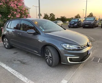 Verhuur Volkswagen Golf 7. Economy, Comfort Auto te huur in Montenegro ✓ Borg van Borg van 200 EUR ✓ Verzekeringsmogelijkheden TPL, Buitenland.