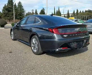 Hyundai Sonata 2021 beschikbaar voor verhuur in Koetaisi, met een kilometerlimiet van onbeperkt.