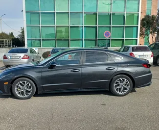 Autohuur Hyundai Sonata 2021 in in Georgië, met Benzine brandstof en 201 pk ➤ Vanaf 128 GEL per dag.