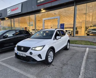 Vooraanzicht van een huurauto SEAT Arona in Chania, Griekenland ✓ Auto #12482. ✓ Transmissie Automatisch TM ✓ 0 beoordelingen.