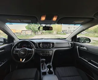 Benzine motor van 2,4L van Kia Sportage 2016 te huur in Tbilisi.