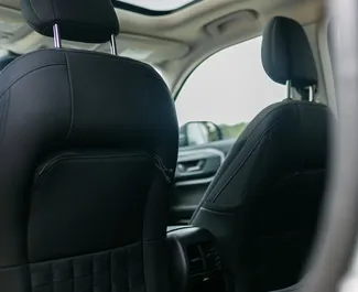Interieur van Ford Bronco te huur in Georgië. Een geweldige auto met 5 zitplaatsen en een Automatisch transmissie.