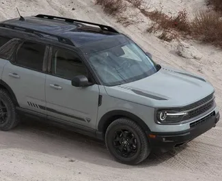 Vooraanzicht van een huurauto Ford Bronco in Tbilisi, Georgië ✓ Auto #14404. ✓ Transmissie Automatisch TM ✓ 0 beoordelingen.
