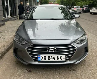 Vooraanzicht van een huurauto Hyundai Elantra in Koetaisi, Georgië ✓ Auto #14398. ✓ Transmissie Automatisch TM ✓ 0 beoordelingen.