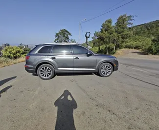 Audi Q7 2018 met Aandrijving op alle wielen systeem, beschikbaar in Tbilisi.