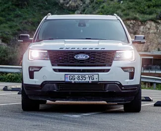 Benzine motor van 3,5L van Ford Explorer 2018 te huur in Tbilisi.