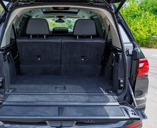 BMW X7 2019 beschikbaar voor verhuur in Tbilisi, met een kilometerlimiet van onbeperkt.