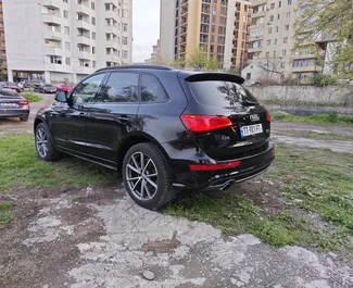 Audi Q5 2016 beschikbaar voor verhuur in Tbilisi, met een kilometerlimiet van onbeperkt.