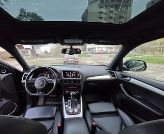 Benzine motor van 3,0L van Audi Q5 2016 te huur in Tbilisi.