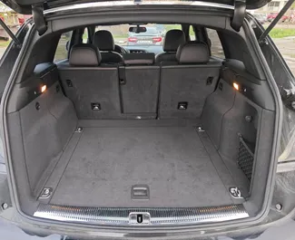 Audi Q5 2016 met Aandrijving op alle wielen systeem, beschikbaar in Tbilisi.