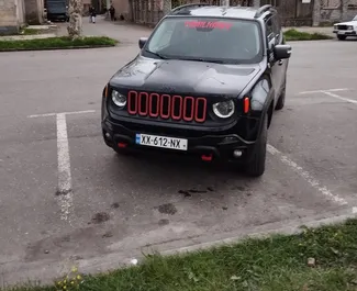 Vooraanzicht van een huurauto Jeep Renegade in Koetaisi, Georgië ✓ Auto #14383. ✓ Transmissie Automatisch TM ✓ 0 beoordelingen.